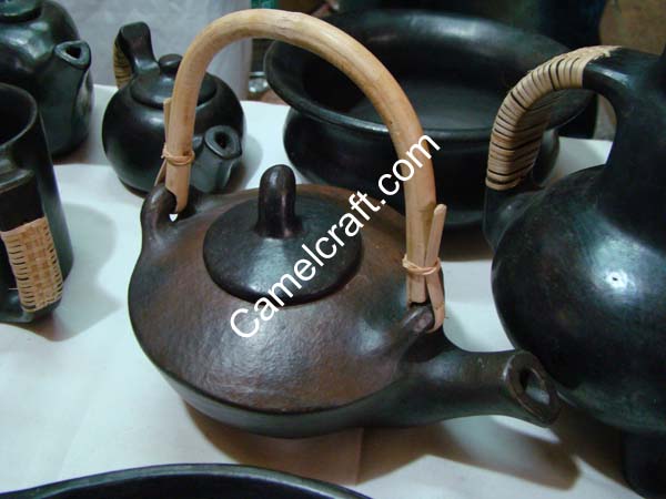 brown-black-kettle