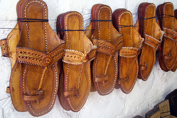 Kolhapuri Chappals made of leather belong to Maharashtra